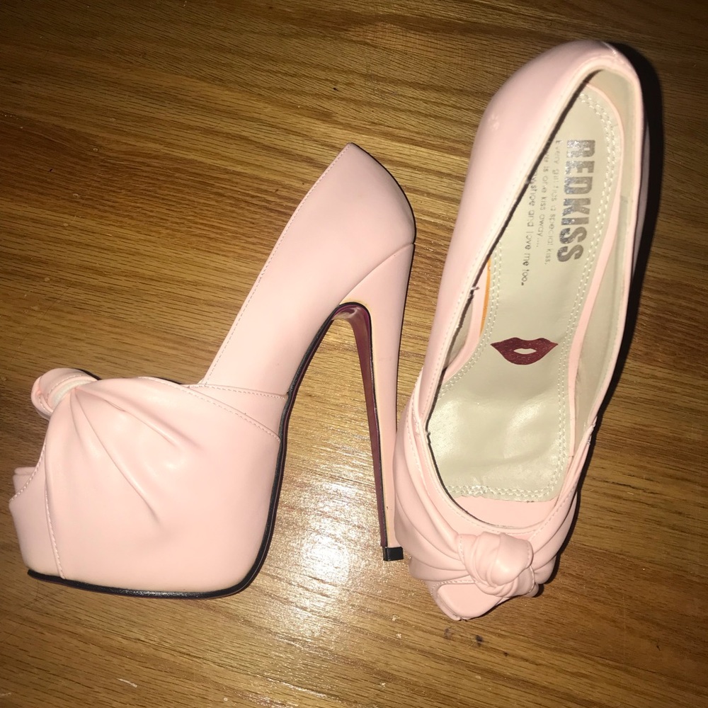 NWOT platform light pink peep toe heels
